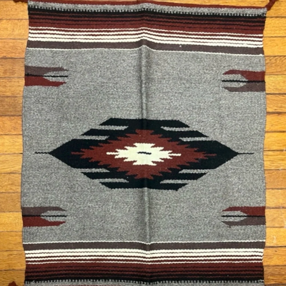 Navajo rug Southwestern Aztec 28x33.